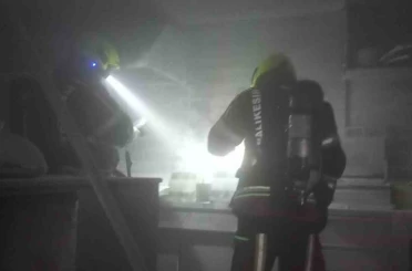 İşyerinin de fritöz yangınında duman paniği 