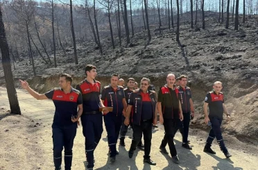 İtfaiye yetkilileri Antakya’da orman yangının yaşandığı bölgede inceleme yaptı 
