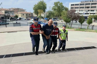 İzmir Büyükşehir personeli, FETÖ’den ihraç polis kimliğiyle yakalandı