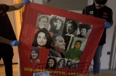 İzmir merkezli MLKP operasyonu: ESP binasına baskın yapıldı 