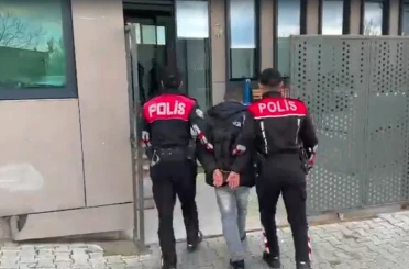 İzmir’de 17 yıl hapisle aranan firariyi ’Yunuslar’ yakaladı 