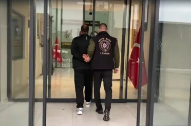 İzmir’de 27 yıl hapis cezasıyla aranan şahıs yakalandı 