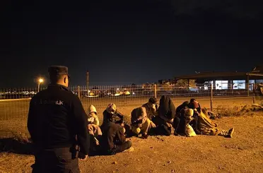İzmir’de 8’i çocuk 15 düzensiz göçmen yakalandı
