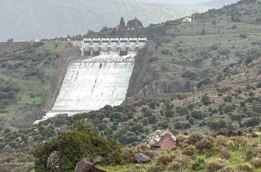 İzmir’de aşırı yağışlar sonrası barajlardan kontrollü su bırakılıyor 