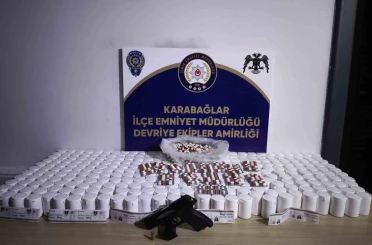 İzmir’de binlerce uyuşturucu hap ele geçirildi 