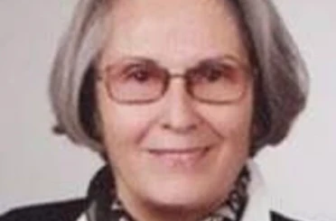 İzmir’de evlerinde ölü bulunan anne ve kızı son yolculuğuna uğurlandı 