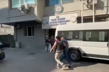 İzmir’de ’galerici’ görünümlü tefeci şebekesine operasyon