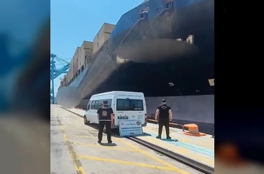 İzmir’de gemide yaklaşık 200 ton kaçak akaryakıt ele geçirildi 