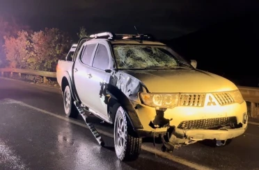 İzmir’de pikap ile elektrikli bisikletin çarpıştığı kazada 2 kişi öldü 