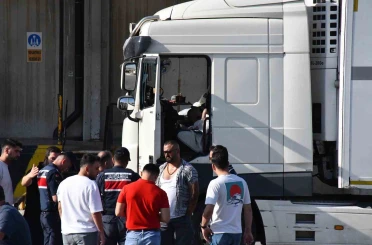 İzmir’de tır sürücüsü araç içerisinde ölü bulundu 
