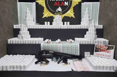 İzmir’de uyuşturucu operasyonu: 3 gözaltı 