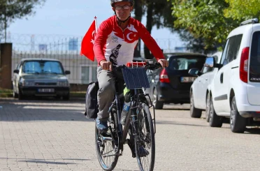 İzmirli gezgin ‘Asrın Felaketi’ne farkındalık için pedal çeviriyor 