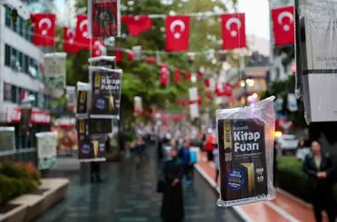 İzmit’te ağaçlar "kitap" açtı

