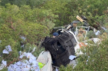 İznik-Yenişehir yolunda tır uçurumdan yuvarlandı: 2 ölü 