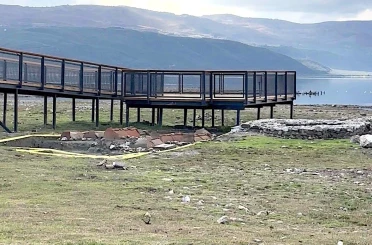 İznik’te Papa ziyareti için mobil baz istasyonları kuruldu, Osmanlı motifli çinilerle hazırlık yapılıyor 