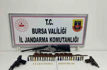 İznik’te şüphelinin evinden tabanca ve av tüfeği çıktı 