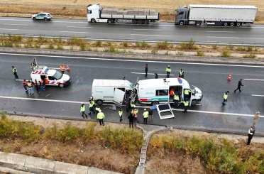 Jandarma aracına minibüs çarptı: 2 jandarma şehit, 1 vatandaş hayatını kaybetti 