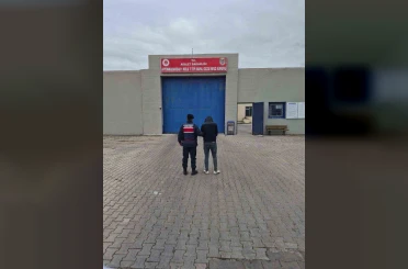 Jandarma çeşitli suçlardan aranan 46 kişiyi yakaladı 