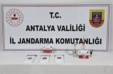 Jandarma uyuşturucu operasyonunda 1 kilo 210 gram uyuşturucu madde ele geçirildi