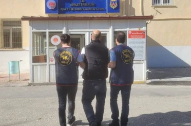 Jandarmadan aranan şahıslara yönelik operasyon 