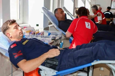 Jandarmadan kan bağışı