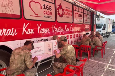 Jandarmadan Kızılay’a kan bağışı 