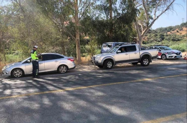 Jandarmadan Köşk’te yol kontrolü 