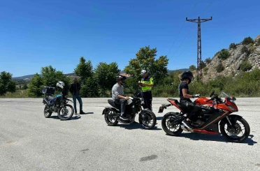 Jandarmadan motosiklet sürücülerine hayati uyarılar 