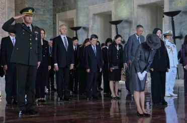 Japonya Prensesi Akiko Anıtkabir’i ziyaret etti 