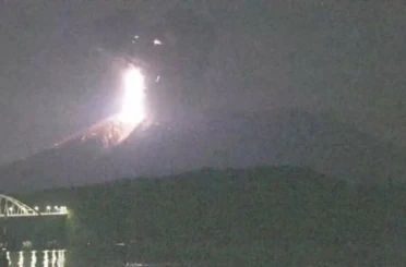 Japonya’daki Sakurajima Yanardağı’nda patlama