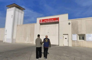 Kaçak hırsızlık şüphelisi yakalandı 