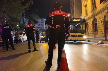 Kadıköy’de polis ekipleri asayiş uygulaması gerçekleştirdi 