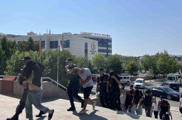 Kadın kıyafeti giydirip şantaj yaptılar: 6 gözaltı 