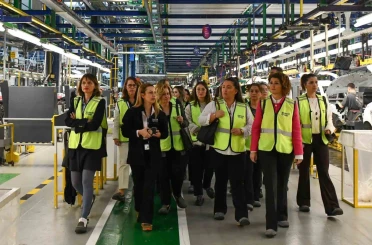 Kadının Güçlenmesi Bursa Platformu üyeleri, Oyak Renault’da buluştu 