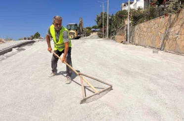 Kadınlar Denizi Mahallesi’nde 2 bin metrekarelik yol yenileme çalışması başladı 