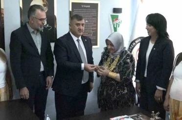 Kadınlar köyün yönetimini ele geçirdi 