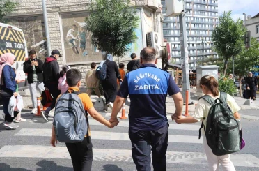 Kağıthane’de çocukların güvenliği için okul önlerinde denetimler sıklaştırıldı 