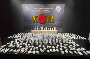 Kahramanmaraş’ta kaçak telefon ve makaron ele geçirildi 
