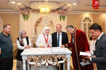 Kahramanmaraş’ta sevgi engel tanımadı: Görme engelli iki öğretmen dünyaevine girdi 