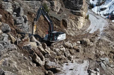 Kahramanmaraş’ta yol açma ve onarım çalışmaları sürüyor 