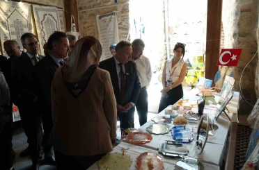 Kaldıkları yurtlarda yıl boyunca eğitim alan öğrencilerin eserleri görücüye çıktı 