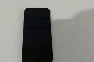 Kaldırımda uyuyan adamın telefonunu çaldı: O anlar kamerada 