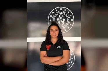 Kalespor, Milli Yüzücü Sudenas Çakmak’a emanet 