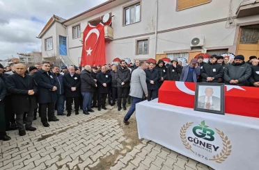 Kalp krizi sonrası vefat eden belediye başkanı toprağa verildi 
