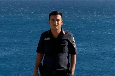 Kalp krizi sonucu hayatını kaybeden uzman çavuş son yolculuğuna uğurlandı 