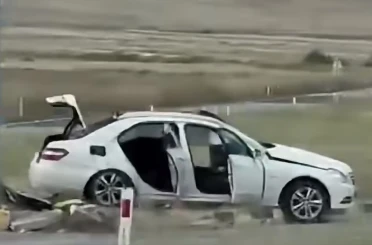 Kamyon ile otomobil çarpıştı: 3 ölü, 2 yaralı 