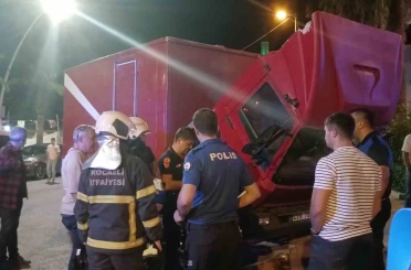 Kamyoneti yanmaktan kurtardılar 