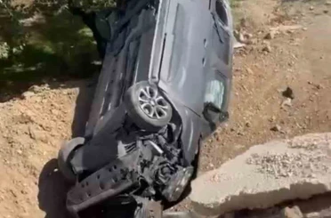 Kamyonetiyle tarlaya böyle uçu