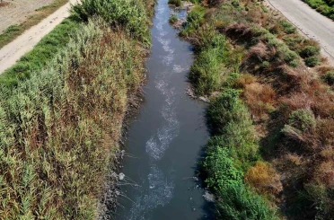Kanallardaki mikroplastikler, Akdeniz’e ilerliyor: Bakanlık kanallardan örnek topladı 