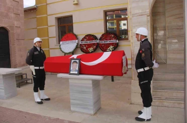 Kansere yenik düşen polis memuru, Sivas’ta toprağa verildi 